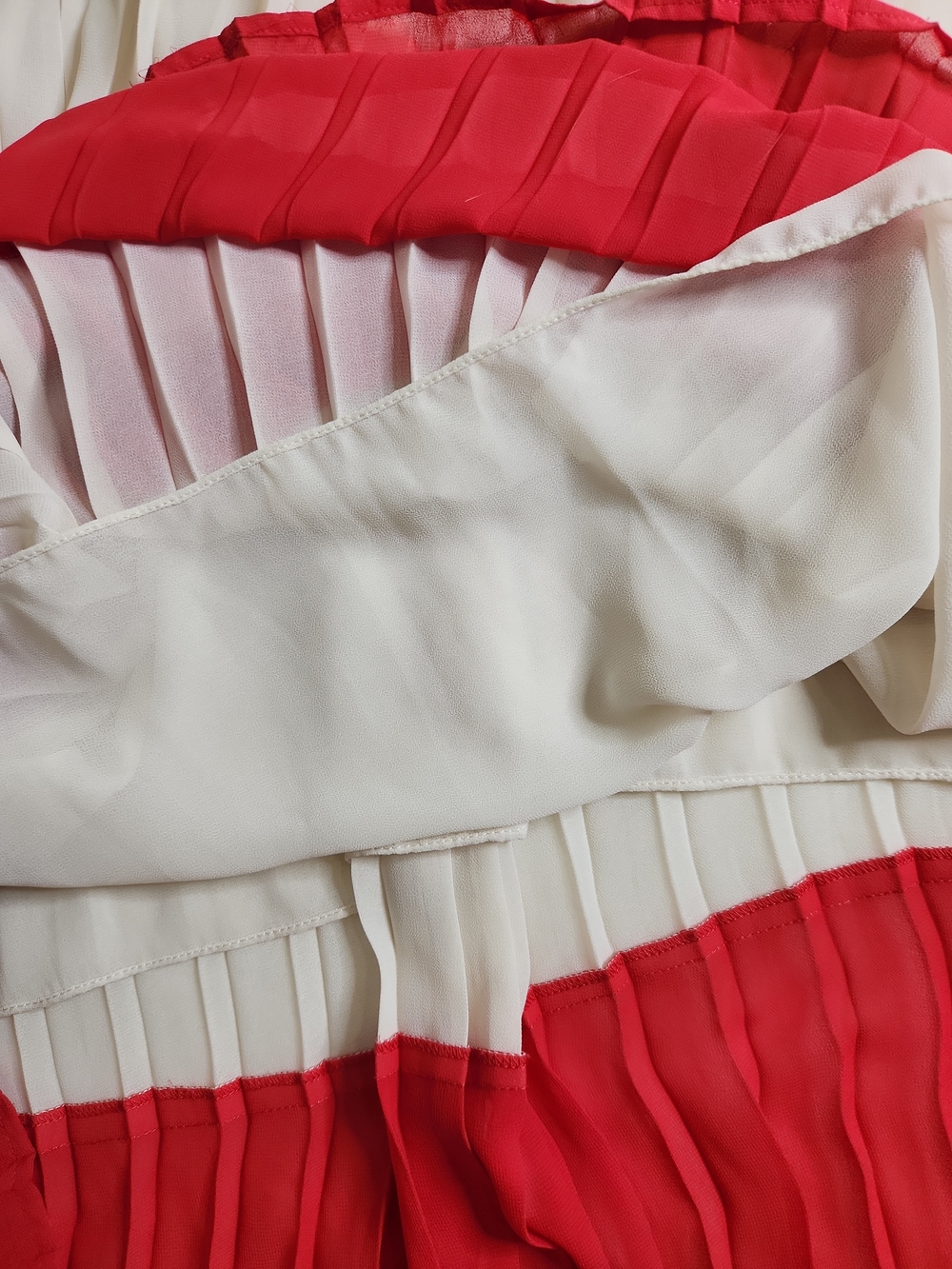 MAX STUDIO Pleated Maxi Dress M Cream Black Red Colorblock Halter Double Layer - Picture 4 of 6